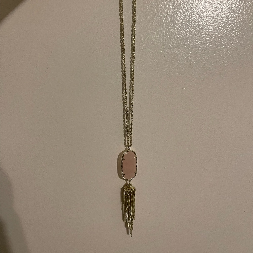 🩷Rose Quartz Kendra Scott Rayne necklace🩷